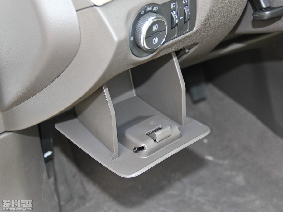 2015Ɲ (jng) 1.5L ԄSE