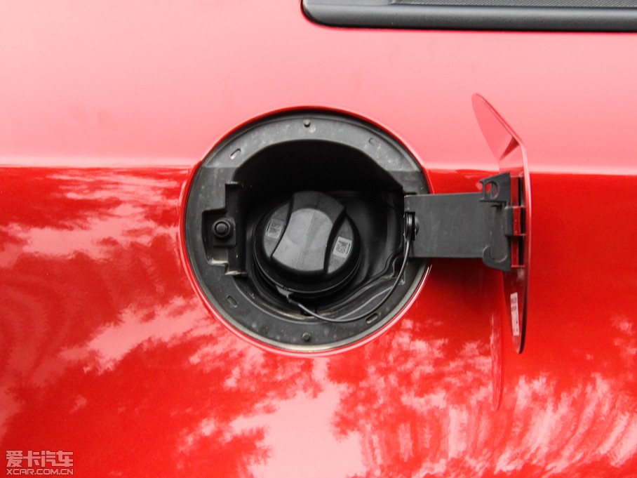 2015�����Ɲ���� ����� 1.5L �Ԅ�SE