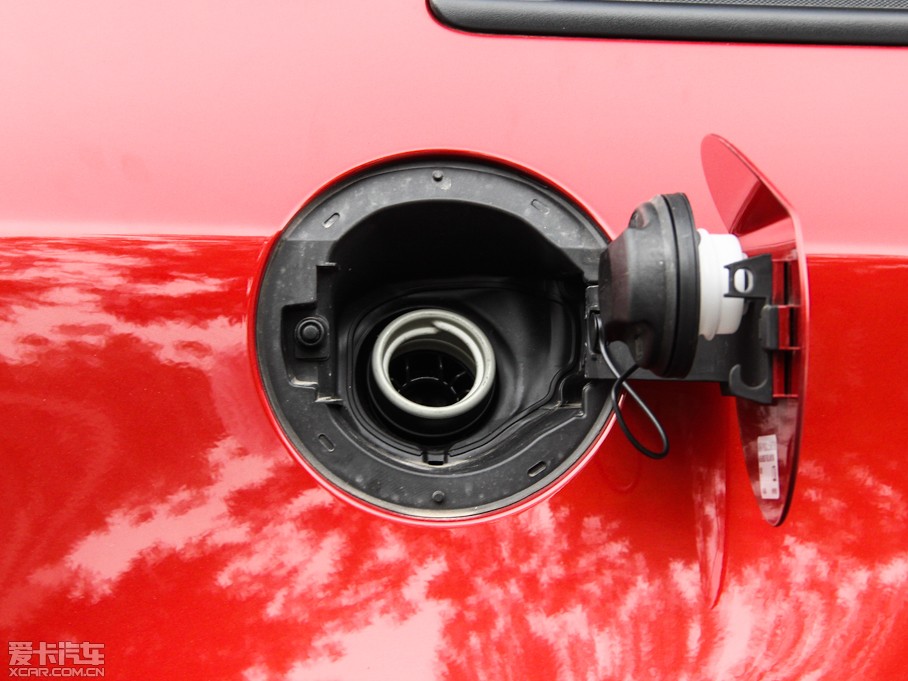 2015�����Ɲ���� ����� 1.5L �Ԅ�SE