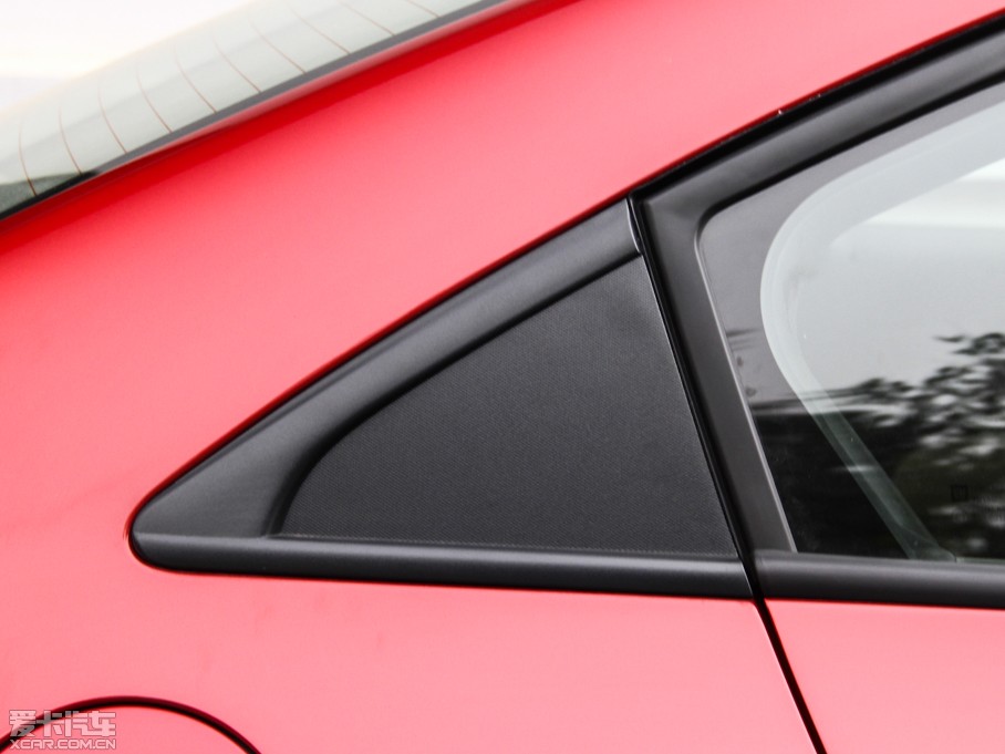 2015�����Ɲ���� ����� 1.5L �Ԅ�SE