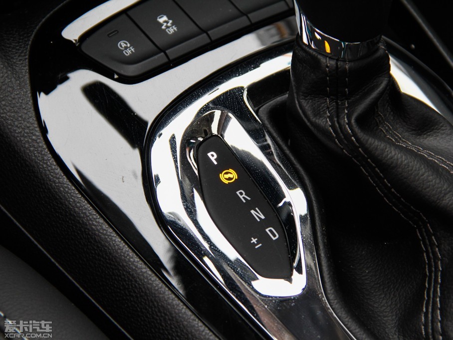 【2015款科鲁兹三厢1.4T DCG旗舰版_中控区