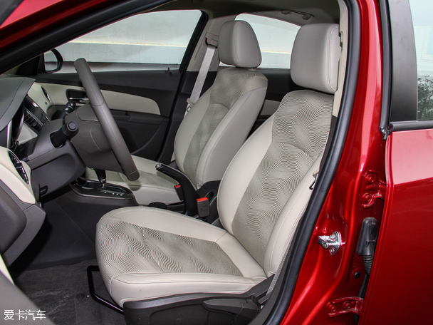 上汽通用雪佛蘭2015款科魯茲三廂