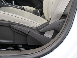 2015 1.5L ԄSE {{