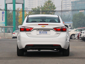 2015款1.5L 自动精英版 正后	