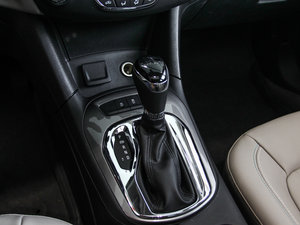 2015款1.4T DCG精英版 换挡杆