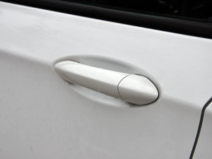 2015款1.4T 手动精英版 主驾门拉手
