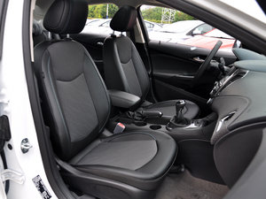2015款1.4T 手动精英版 空间座椅