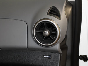 2014款1.4L 手动舒适版 中控区