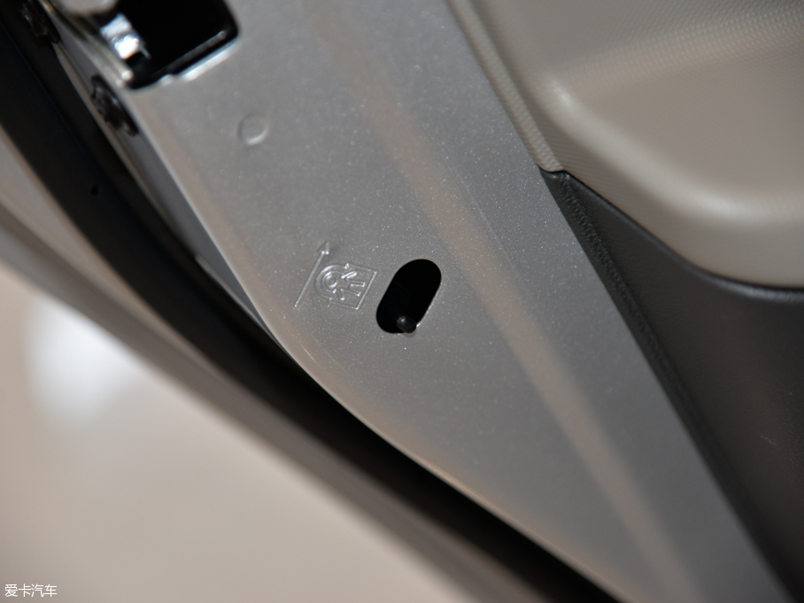 2015ِW ِW3 1.3L AMT