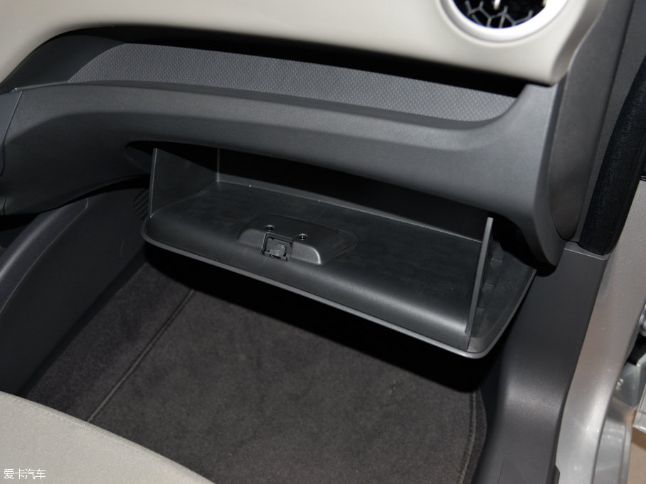 2015ِW ِW3 1.3L AMT