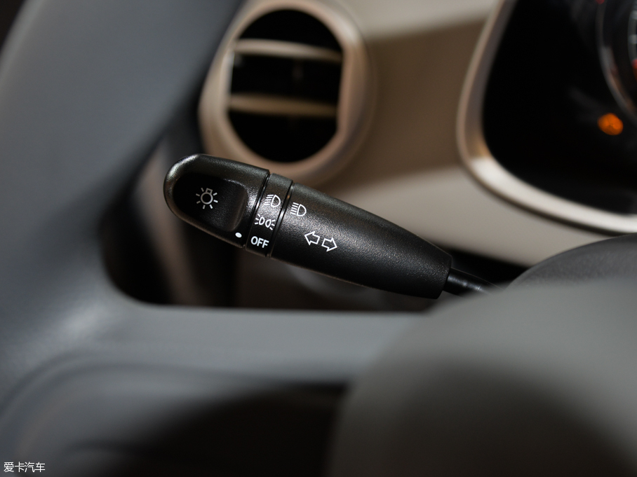 2015ِW ِW3 1.3L AMT