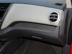 上汽通用雪佛蘭2015款賽歐三廂