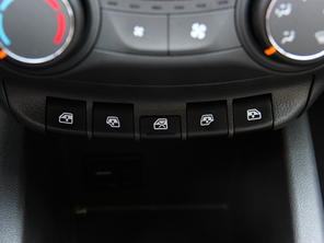 上汽通用雪佛蘭2015款賽歐三廂