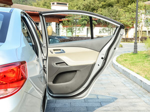 2015ِW3 1.5L AMTҸ 촰 g