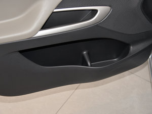 2015ِW3 1.3L AMT ǰTg