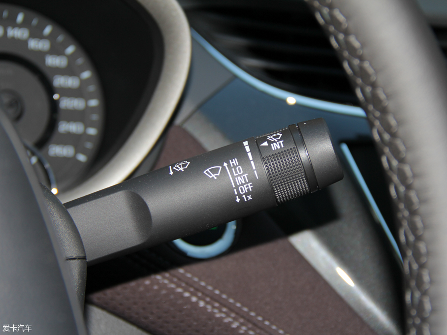 2016���~�J�� 1.6T �ԄӺ��A��