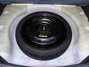 2016款1.6T 自动豪华版 备胎