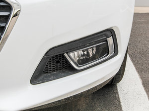 2016款1.5L 手动精英版 前雾灯