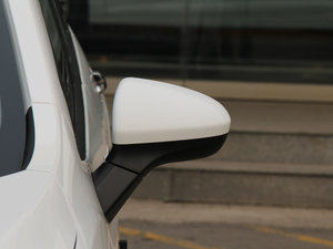 2016款1.5L 自动趣行版 后视镜