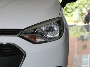 2016款1.5L 自动智行版 大灯