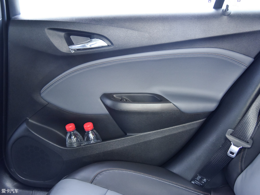 【2017款科鲁兹三厢1.4T DCG领锋版_空间座