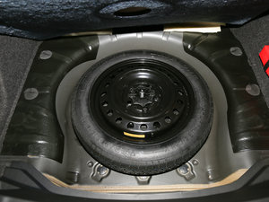 2017款1.5T 自动豪华版 备胎