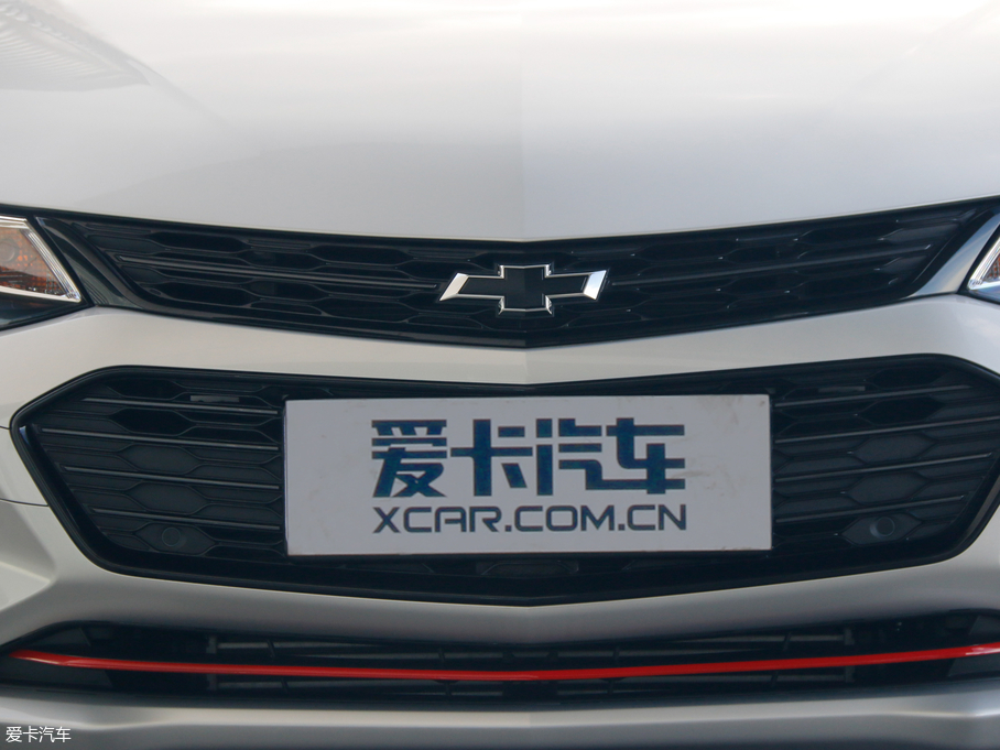 2018�����Ɲ���� Redline 330T �p�x���I�h��