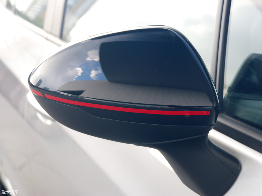 2018Ɲ Redline 330T pxIh