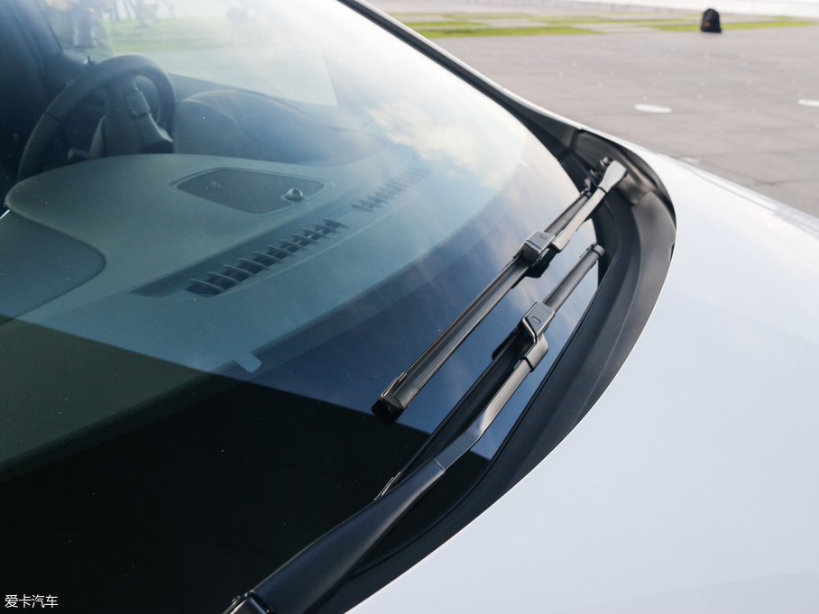 2018Ɲ Redline 330T pxI(lng)h