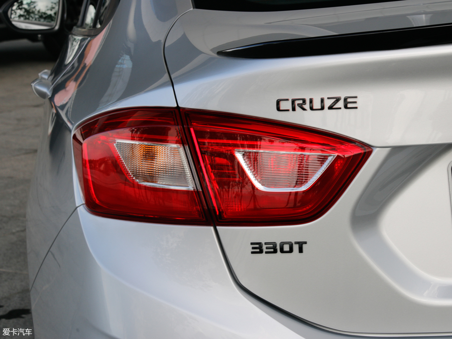 2018�����Ɲ���� Redline 330T �p�x���I(l��ng)�h��