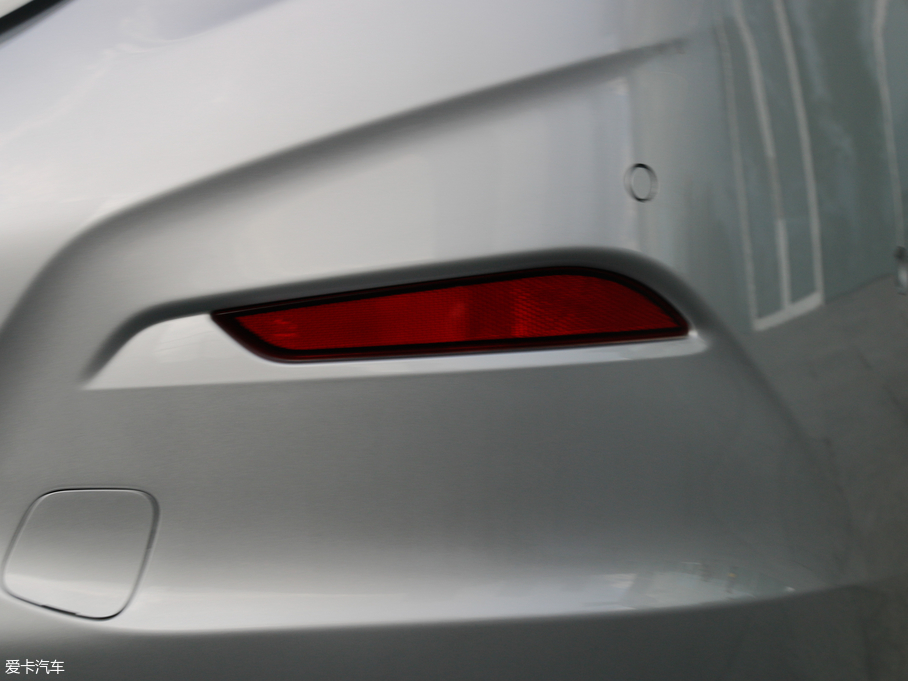 2018�����Ɲ���� Redline 330T �p�x���I(l��ng)�h��