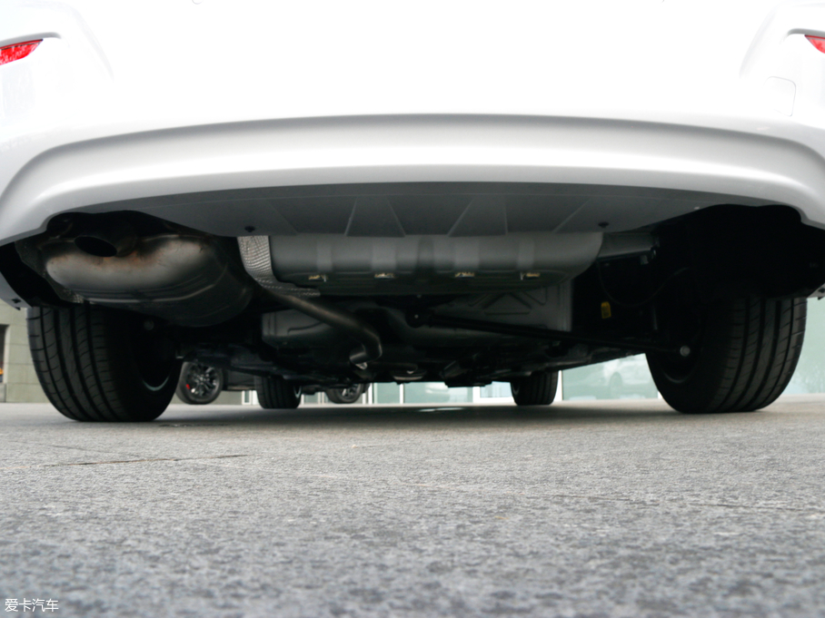 2018Ɲ Redline 330T pxIh