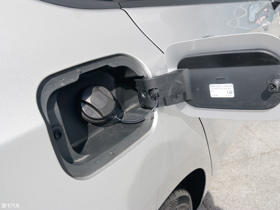 2018�����Ɲ���� Redline 330T �p�x���I�h��