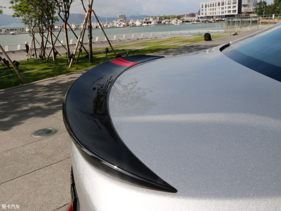 2018Ɲ Redline 330T pxIh