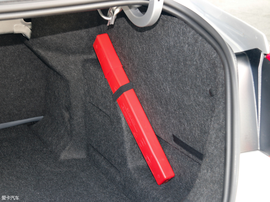 2018�����Ɲ���� Redline 330T �p�x���I�h��