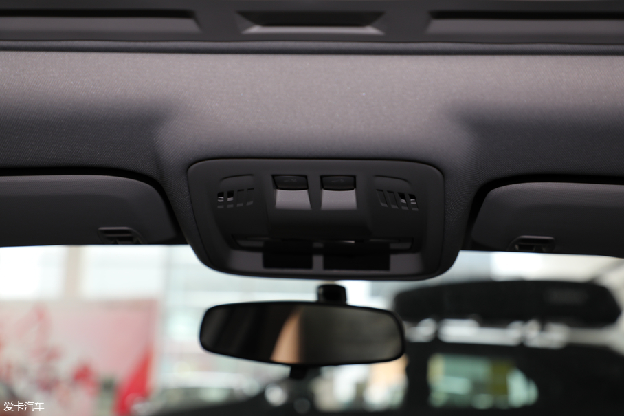 2018�����Ɲ���� Redline 320 �Ԅ����h���а�