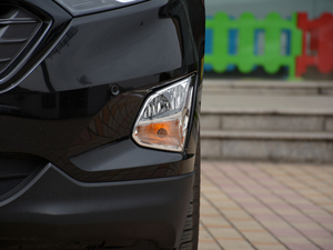 2018RS 550T 9򌺴 ǰF