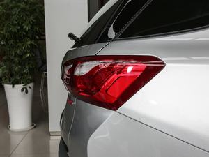 2018Redline 550T 򌺴 ^