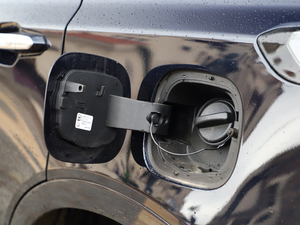 202028T (q)K\(yn)(dng) w