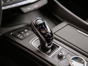 202028T r(sh)\(yn)(dng) QU