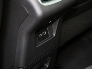 202028T (q)K\(yn)(dng) g