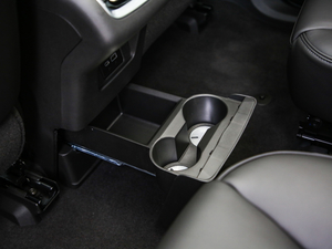 202028T (q)K\(yn)(dng) g