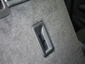 202028T (q)K\(yn)(dng) g