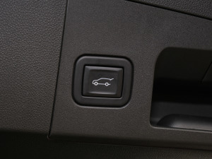 202128T (q)I(lng)\(yn)(dng) g