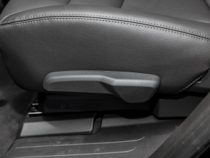 20222.0T (q)L(fng) 7 g