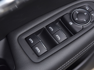 20222.0T (q)L(fng) 6 п؅^(q)