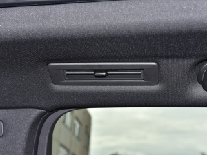 20222.0T (q)L(fng) 6 п؅^(q)