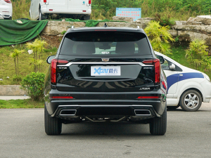 2022款2.0T 两驱风尚型 7座 正后	
