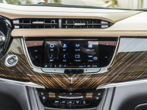 2022款2.0T 四驱铂金型 6座 中控台