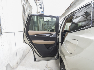 2022款2.0T 四驱铂金型 6座 左后车门
